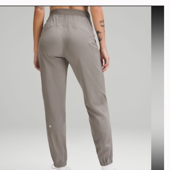 Lululemon adapted state HR jogger size 0 - Picture 3 of 11